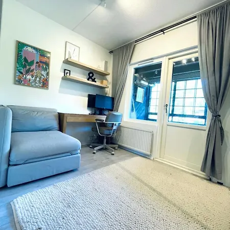 Rivitalo Kaupungissa * カーリナ